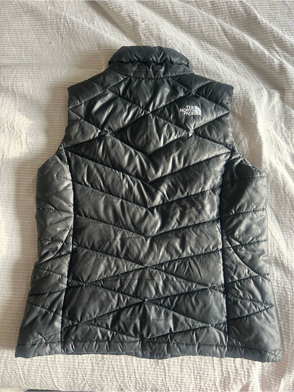 Women’s North Face 550 Vest - Picture 2 of 3